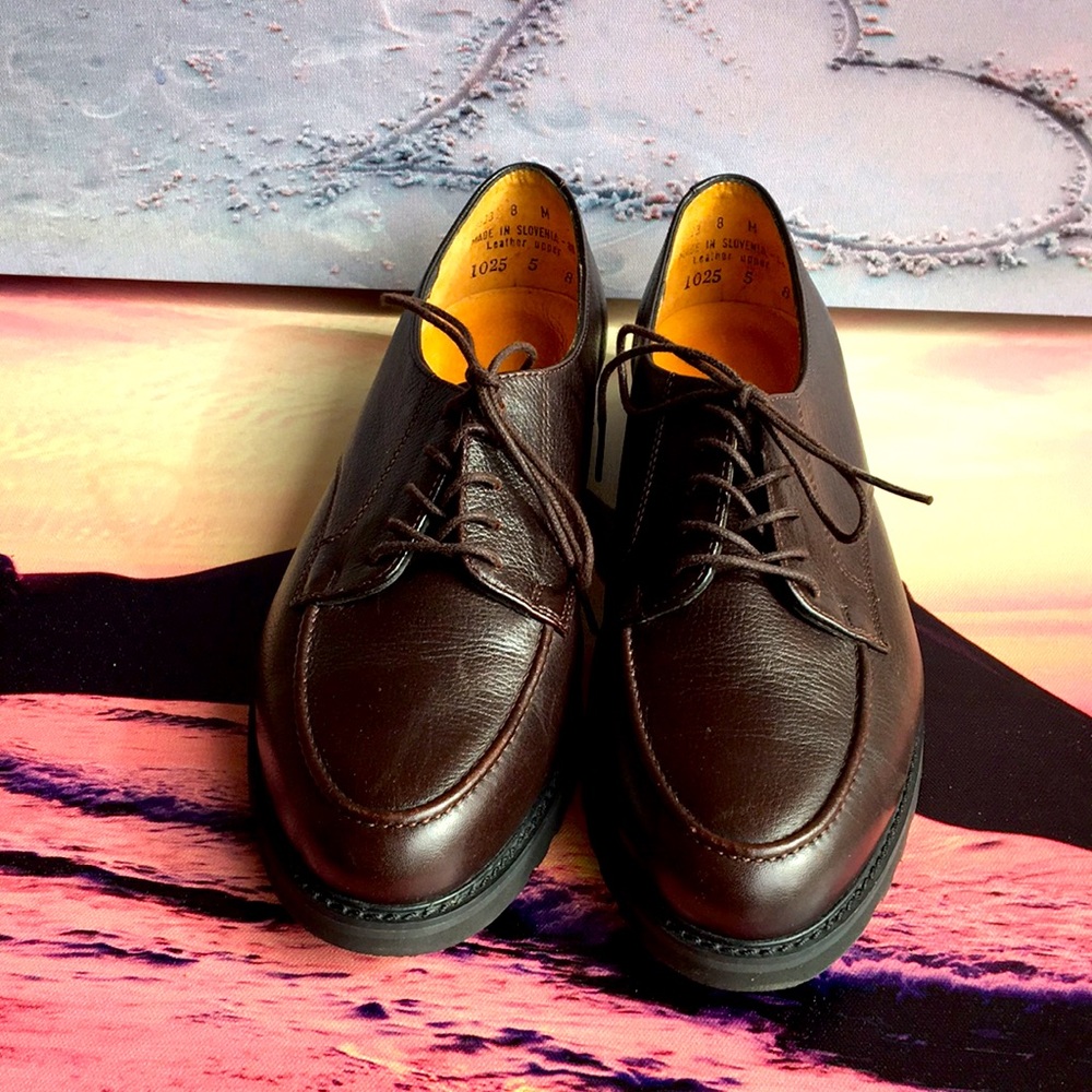 Stylish Size 8 Rockport